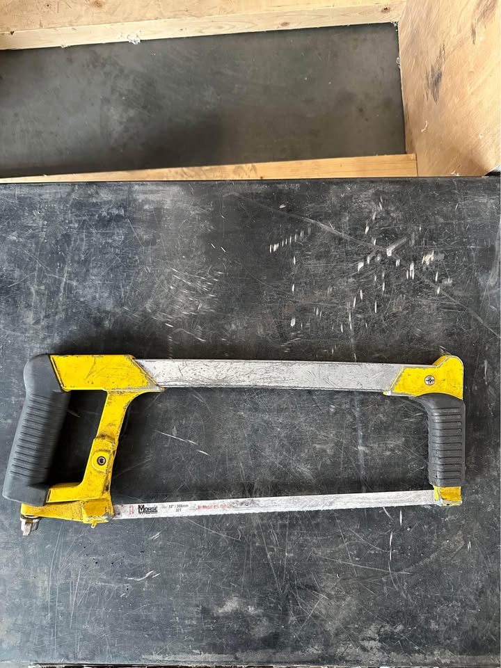 Stanley Heavy Duty Hacksaw with 12" Blade