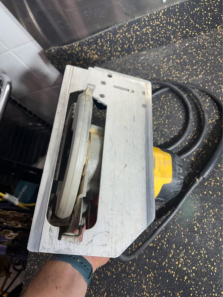 DeWalt 7.25" Corded Circular Saw DW3192