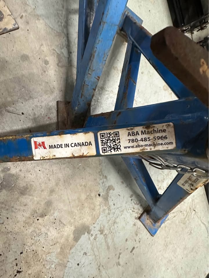 Set of 4 ABA Machine 10,000 LB Capacity V-Head Pipe Stands