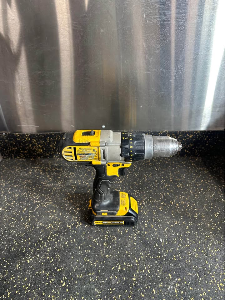 Dewalt 20V Max Cordless Drill Driver with 20V Max Battery
