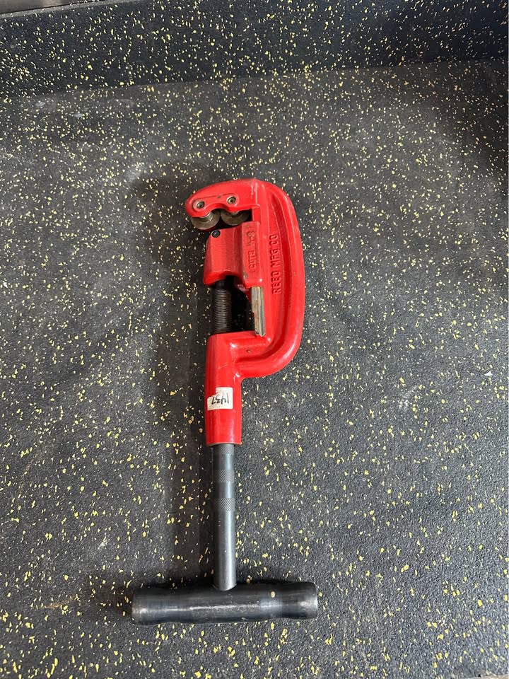 Reed 2-4A Pipe Cutter (1/2” - 2”)