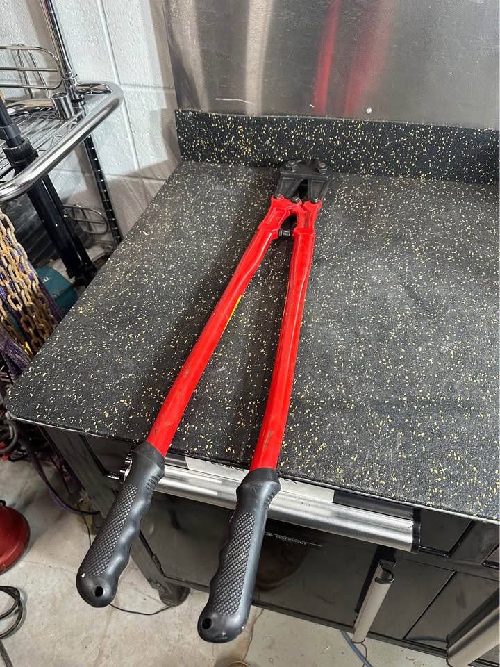 30” Heavy Duty Bolt Cutters