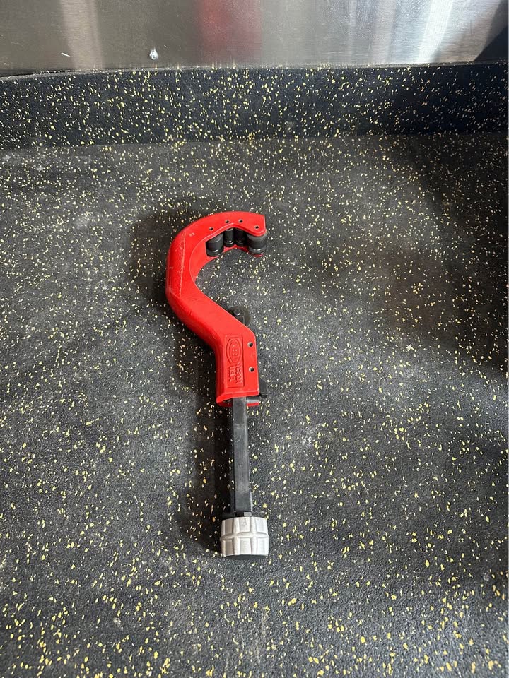 Reed TC30Q Quick Release Pipe and Tubing Cutter 3/8" to 3 1/2"