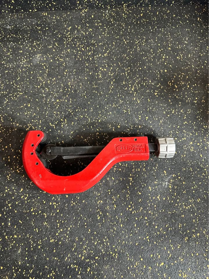 Reed TC30Q Quick Release Pipe and Tubing Cutter 3/8" to 3 1/2"