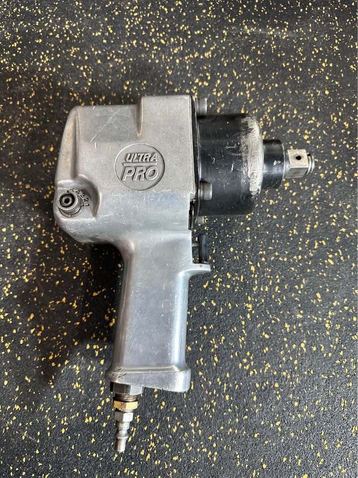 Ultra Pro 3/4" Heavy Duty Pneumatic Impact Wrench