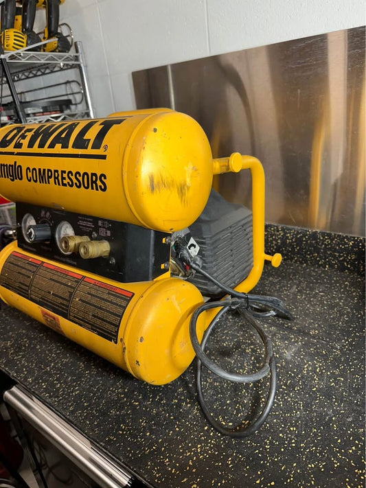 Dewalt 4 Gallon 130 PSI Electric Compressor