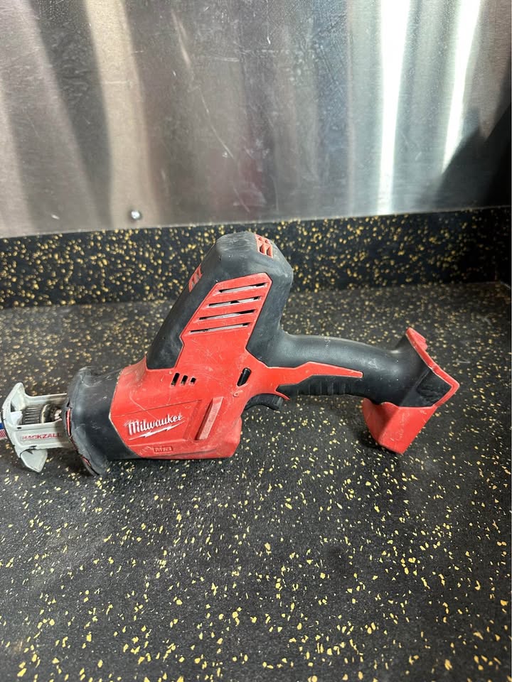 Milwaukee M18 Hackzall Reciprocating Saw with Multi-Material Wrecker Blade