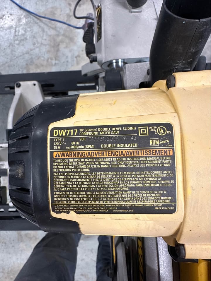 DeWalt 10" Double Bevel Sliding Compound Miter Saw with Wheel Stand