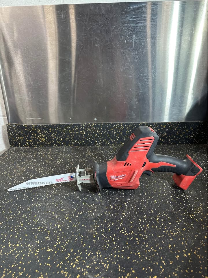Milwaukee M18 Hackzall Reciprocating Saw with Multi-Material Wrecker Blade