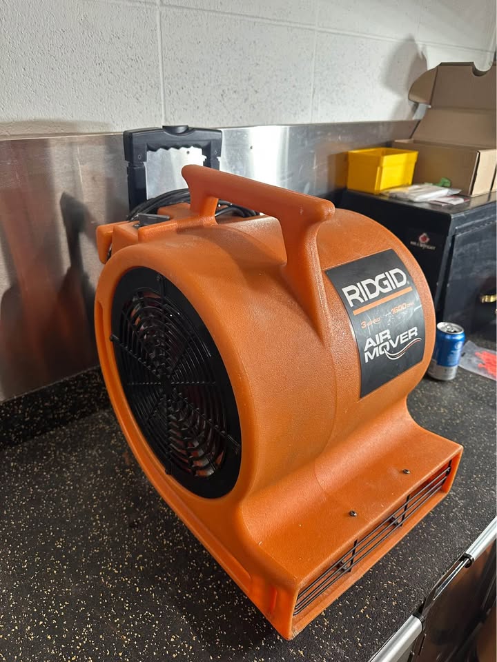 RIDGID Air Mover 1600 CFM Portable Floor Dryer & Blower Fan with Wheels