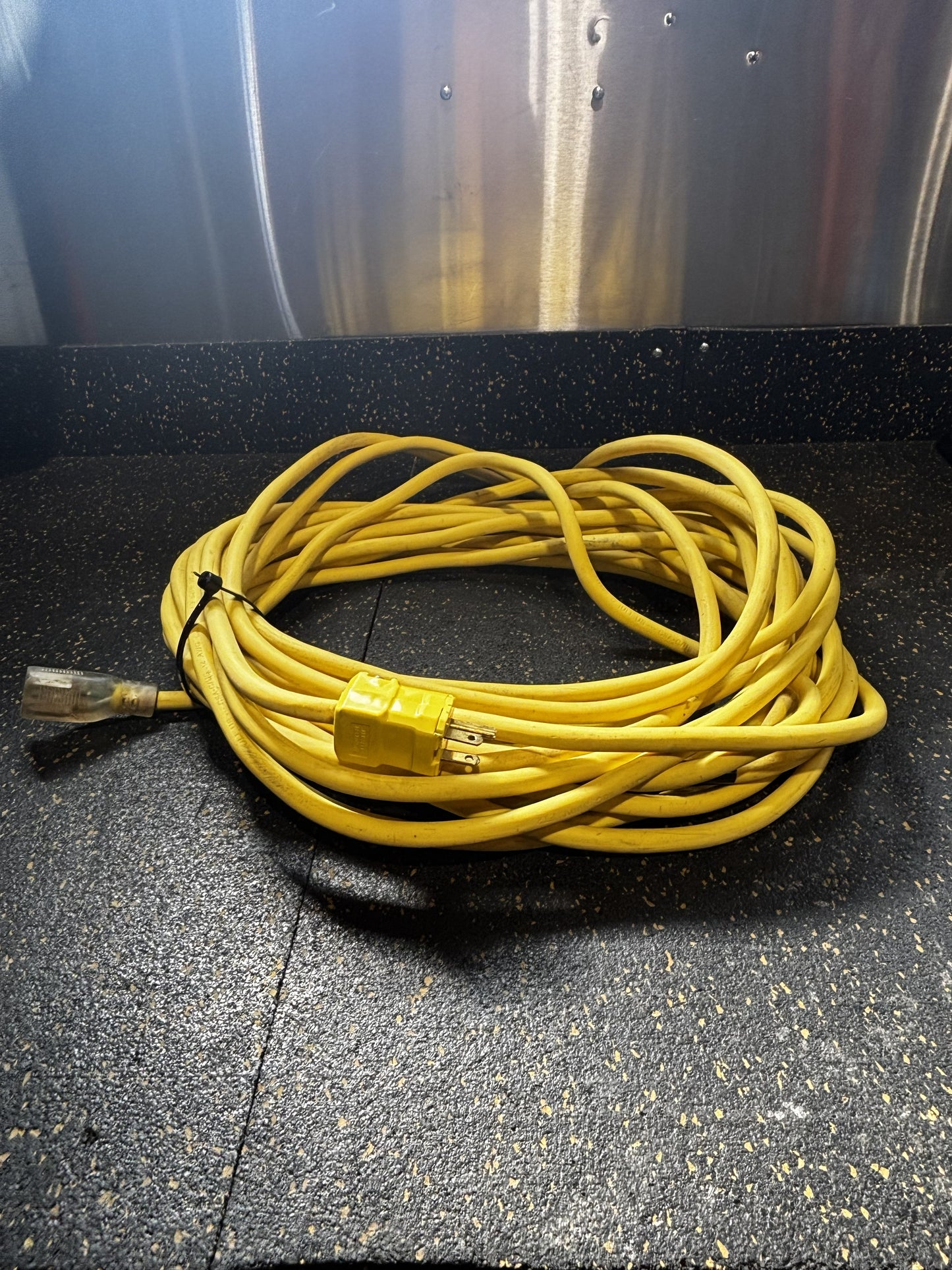 12/3 SJTW Heavy-Duty Outdoor Extension Cord (50ft)