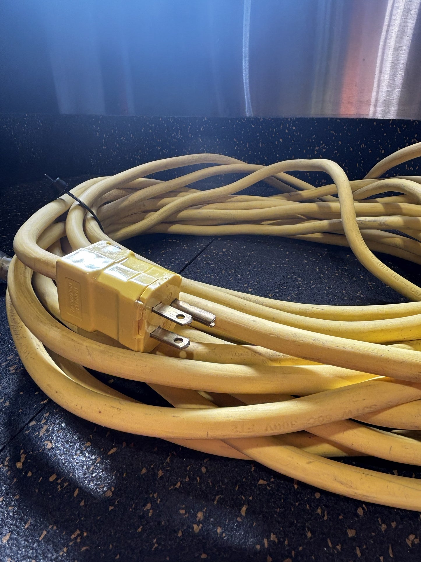 12/3 SJTW Heavy-Duty Outdoor Extension Cord (50ft)