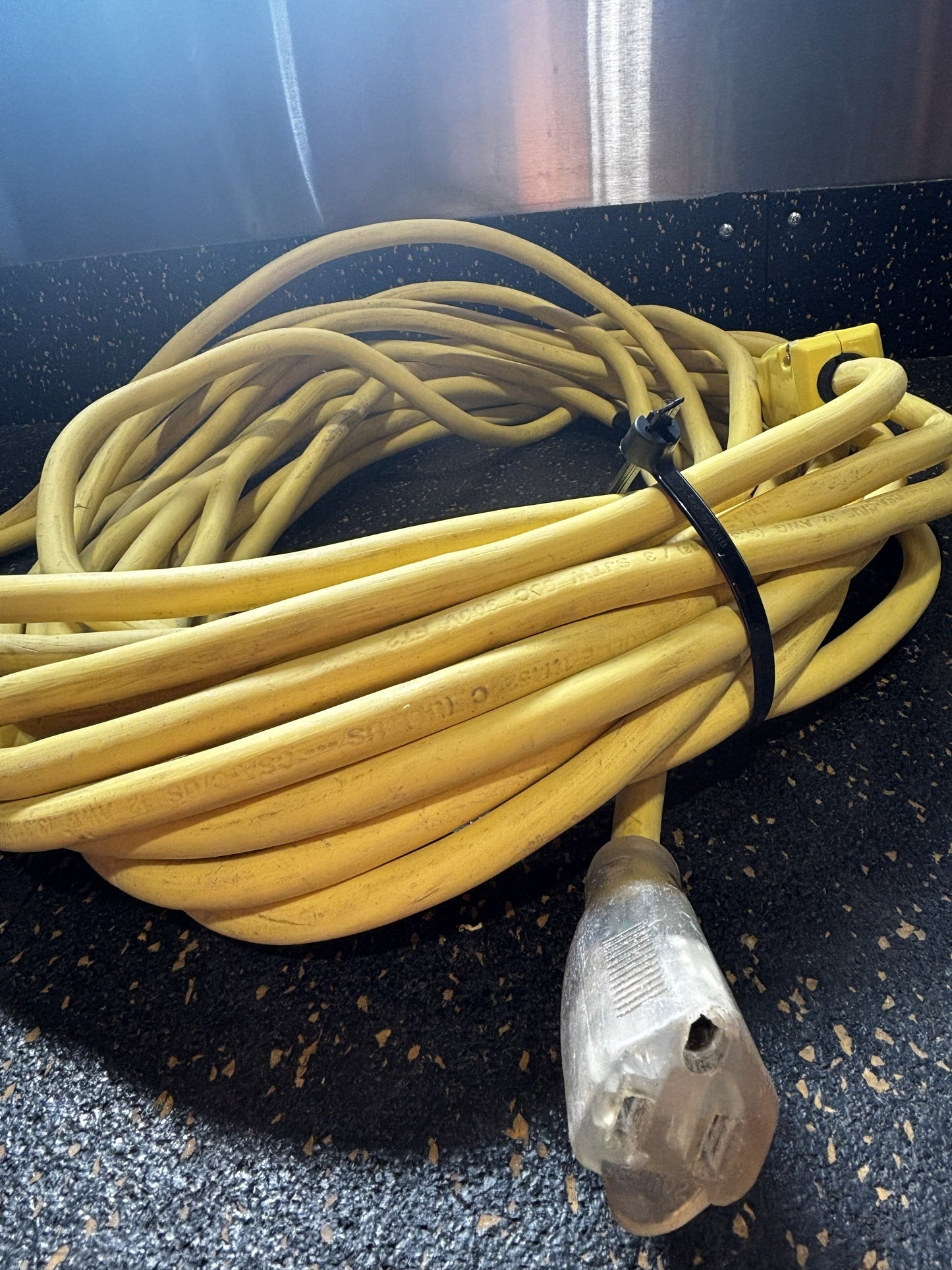 12/3 SJTW Heavy-Duty Outdoor Extension Cord (50ft)